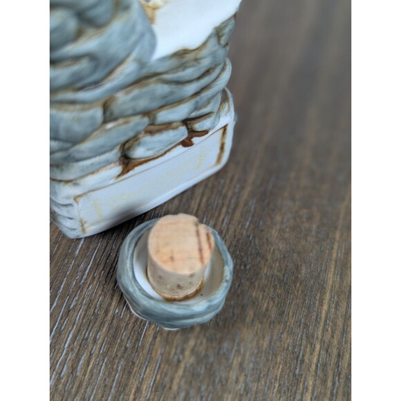 VTG Ski Country 1979 Golden Colorado Snow Leopard Empty Mini Decanter - Picture 9 of 9